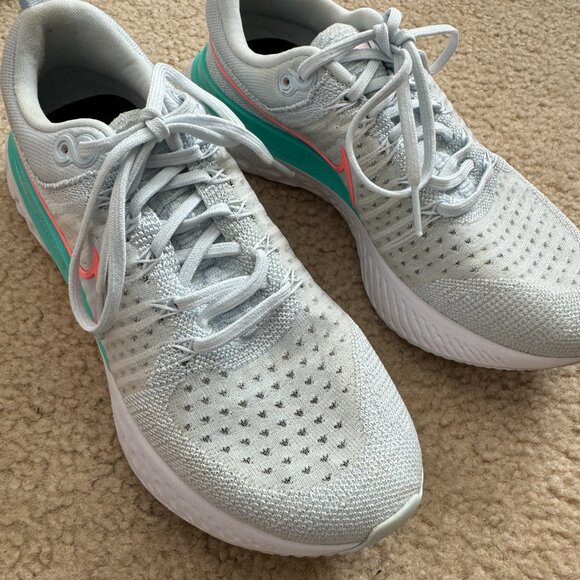 Nike Women's React Infinity Run Flyknit 2 Blue Tint Lava Glow Size 8.5 - Picture 13 of 16